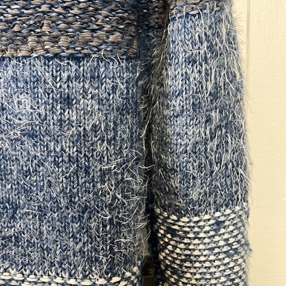 Tribal‎ Blue/White Cotton Blend Eyelash Sweater Size Small - Picture 8 of 11